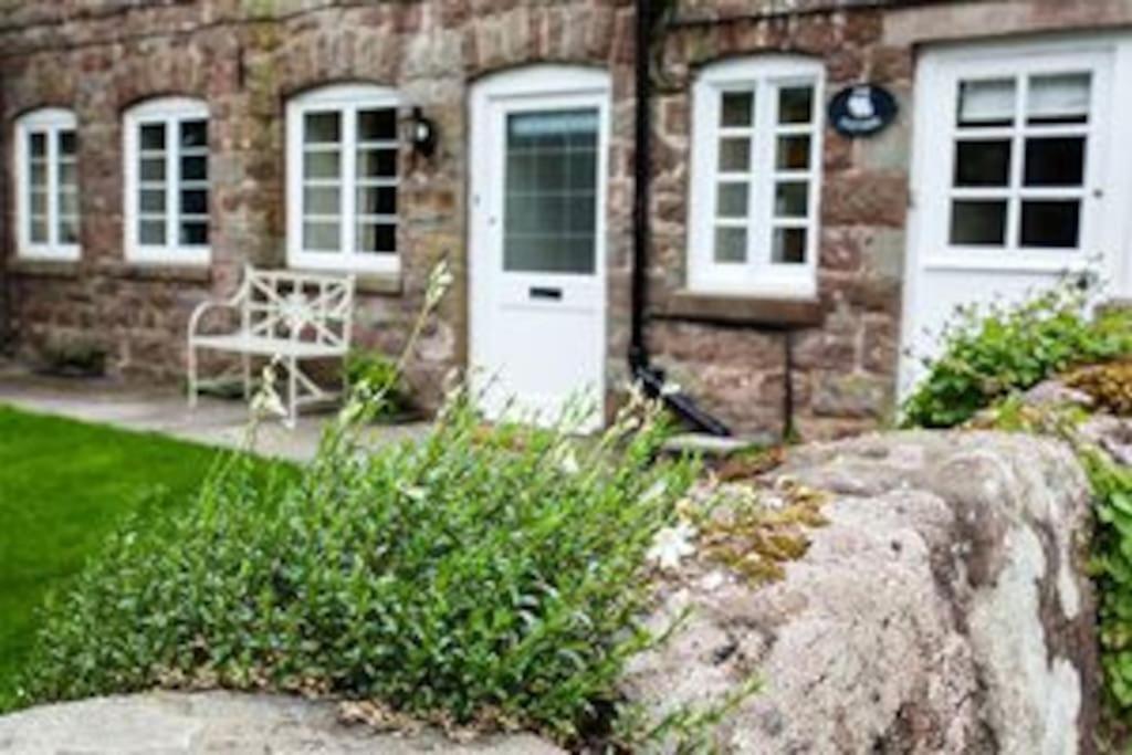 Ganarew Cottage 蒙默思 外观 照片