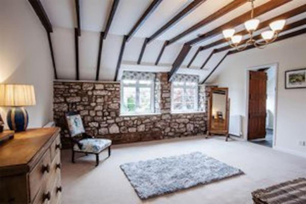 Ganarew Cottage 蒙默思 外观 照片